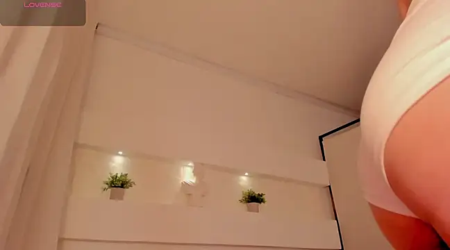 AshleyRoys online show from March 10, 6:45 pm