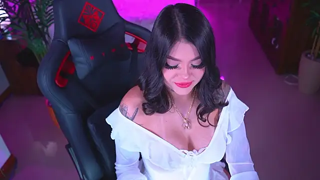 ambarEvans online show from February 17, 1:13 am