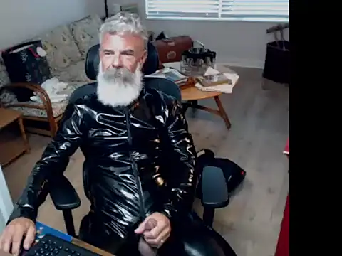 Snapshot of njdbear chatting on June 25, 9:19 pm njdbear online show from June 25, 9:19 pm
