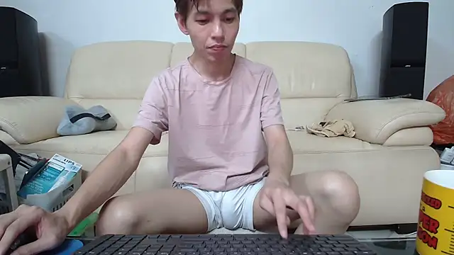 Snapshot of andrewooi chatting on June 3, 10:51 am andrewooi online show from June 3, 10:51 am