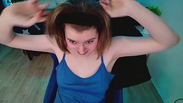 Snapshot of CranberryHot chatting on February 14, 9:22 pm CranberryHot online show from February 14, 9:22 pm