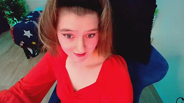 Snapshot of CranberryHot chatting on March 2, 5:53 pm CranberryHot online show from March 2, 5:53 pm