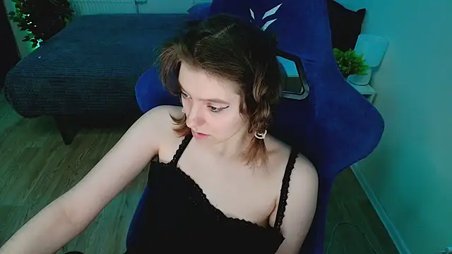 Snapshot of CranberryHot chatting on July 7, 3:09 am CranberryHot online show from July 7, 3:09 am