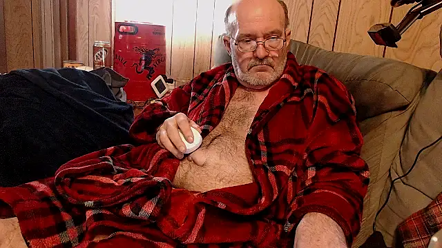 snickers1 online show from December 17, 2:56 pm