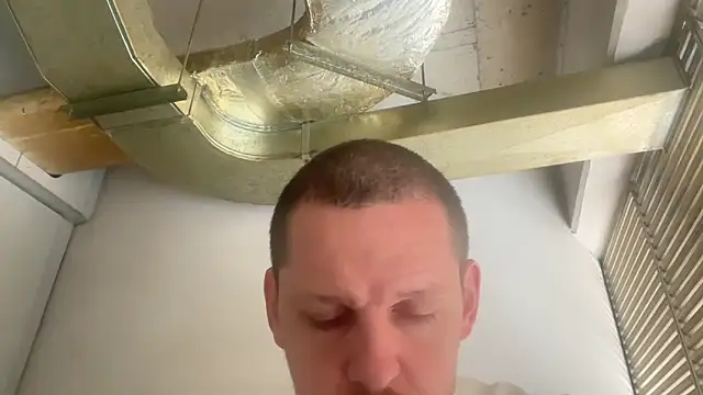 Snapshot of fmodel chatting on December 5, 9:50 am fmodel online show from December 5, 9:50 am