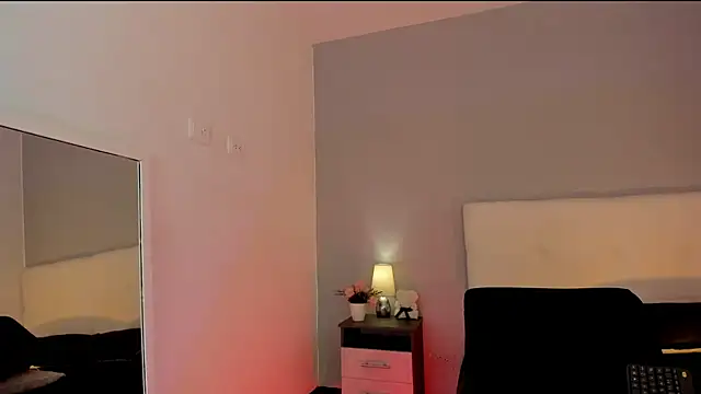 NataliaBuiles online show from April 4, 1:08 pm