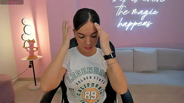 MorganHicks online show from March 22, 7:20 pm