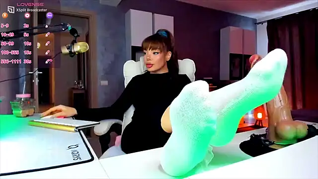 Miss kay1111 online show from April 19, 2:49 pm