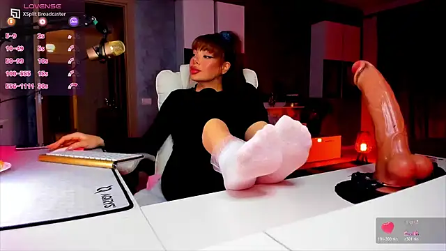 Miss kay1111 online show from April 19, 6:10 pm