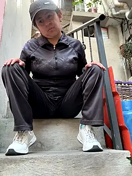 latinfemale online show from November 20, 7:35 pm