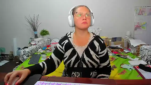 IamYourNarcotic online show from November 12, 2:39 pm