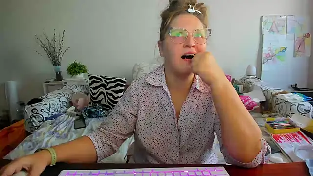 IamYourNarcotic online show from November 21, 12:37 pm