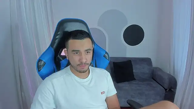 Snapshot of Nick_Moca chatting on December 4, 9:13 pm Nick Moca online show from December 4, 9:13 pm