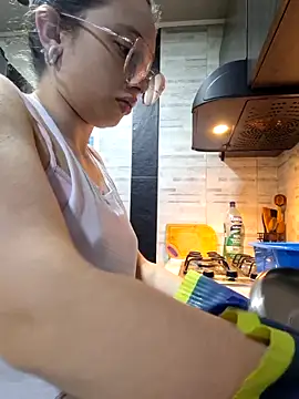 linda-schmidt online show from April 15, 7:32 pm