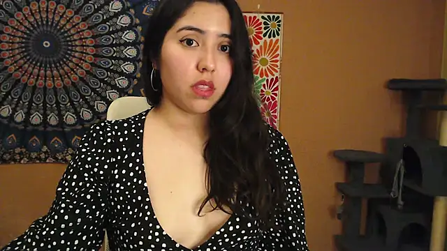 IntimateTales online show from January 5, 8:10 pm