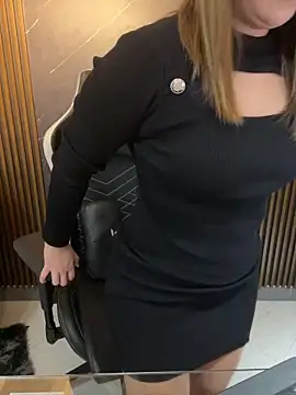 Snapshot of KellyBrooklyn_ chatting on February 17, 3:51 pm KellyBrooklyn online show from February 17, 3:51 pm