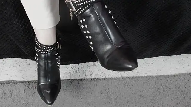  Jade 16 online show from October 27, 11:47 am