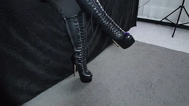  Jade 16 online show from February 11, 11:37 am