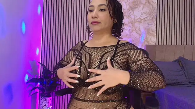 JuliRamirez online show from January 9, 1:14 pm