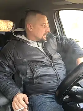 Snapshot of DanielOhCool chatting on February 13, 11:28 am DanielOhCool online show from February 13, 11:28 am