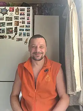 Snapshot of DanielOhCool chatting on September 15, 8:03 am DanielOhCool online show from September 15, 8:03 am