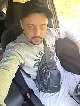 Snapshot of DanielOhCool chatting on September 17, 11:12 am DanielOhCool online show from September 17, 11:12 am