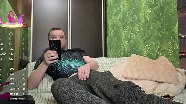 DanielOhCool online show from April 1, 6:36 am