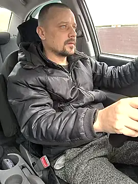 DanielOhCool online show from April 15, 10:11 am