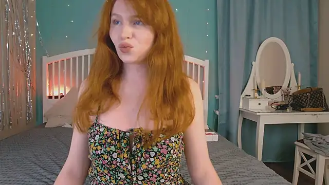 Snapshot of GingerArin chatting on July 4, 11:16 am GingerArin online show from July 4, 11:16 am