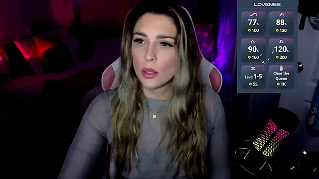 Snapshot of queenxlexy chatting on December 11, 7:36 pm queenxlexy online show from December 11, 7:36 pm