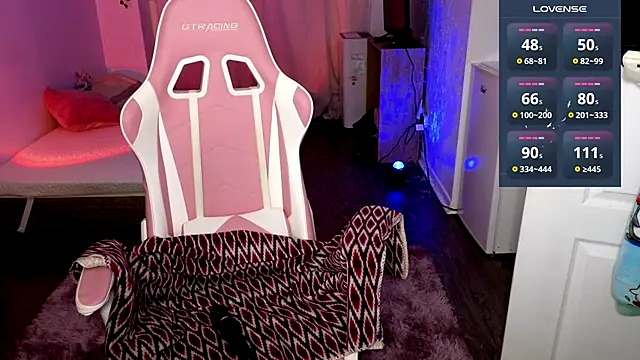 Snapshot of queenxlexy chatting on December 24, 7:44 pm queenxlexy online show from December 24, 7:44 pm