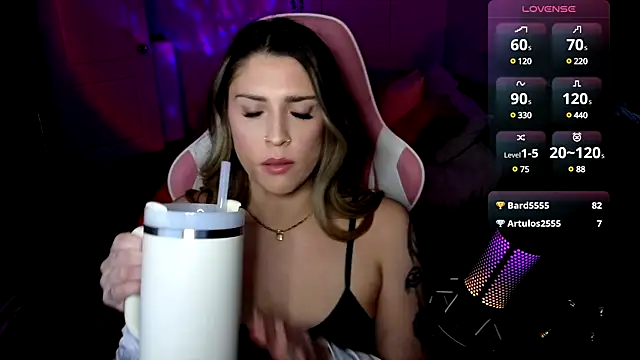 Snapshot of queenxlexy chatting on January 6, 9:54 pm queenxlexy online show from January 6, 9:54 pm