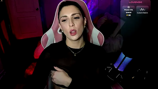 Snapshot of queenxlexy chatting on January 7, 9:46 pm queenxlexy online show from January 7, 9:46 pm