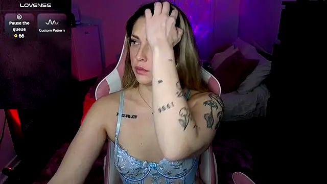 Snapshot of queenxlexy chatting on January 29, 5:56 pm queenxlexy online show from January 29, 5:56 pm