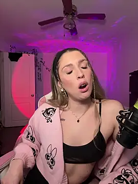 Snapshot of queenxlexy chatting on February 14, 7:33 pm queenxlexy online show from February 14, 7:33 pm