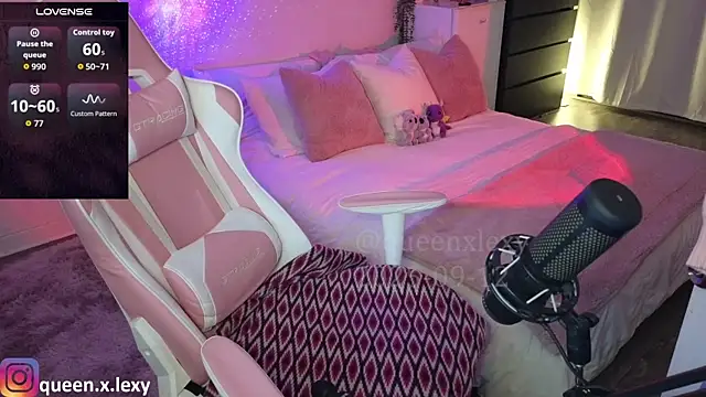 Snapshot of queenxlexy chatting on September 12, 5:13 pm queenxlexy online show from September 12, 5:13 pm