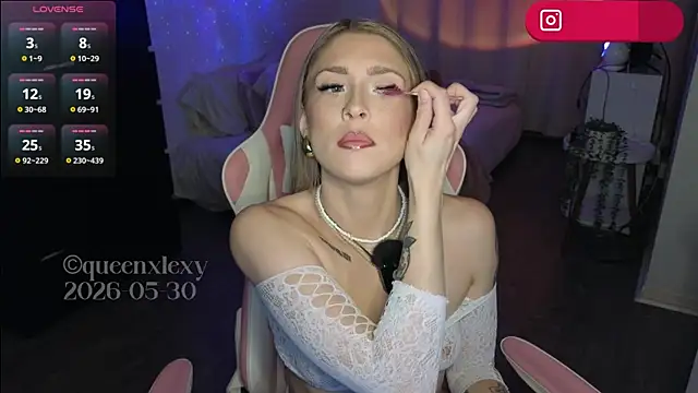 Snapshot of queenxlexy chatting on May 30, 7:11 pm queenxlexy online show from May 30, 7:11 pm