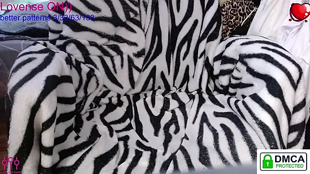 Snapshot of sweet_cute_cat chatting on March 13, 10:55 am sweet cute cat online show from March 13, 10:55 am