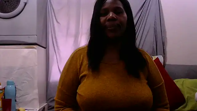 Snapshot of Delicioussexy chatting on May 5, 9:28 am Delicioussexy online show from May 5, 9:28 am