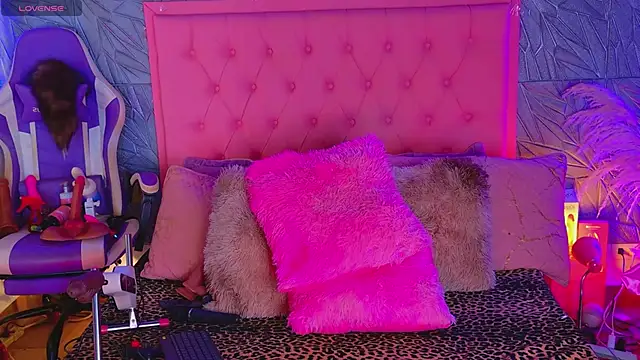 macasweet online show from April 21, 1:42 am