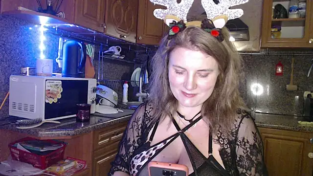 Snapshot of LizaCakes chatting on January 6, 8:50 pm LizaCakes online show from January 6, 8:50 pm