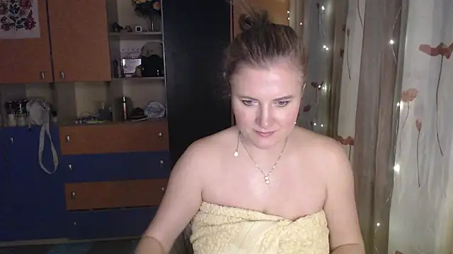 Snapshot of LizaCakes chatting on January 17, 8:22 pm LizaCakes online show from January 17, 8:22 pm