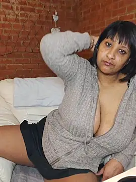 Lilybanx online show from April 12, 8:47 pm