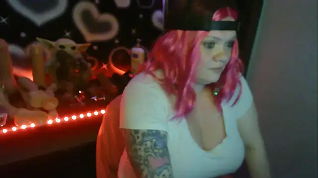 HoneyChambers online show from May 20, 10:27 pm