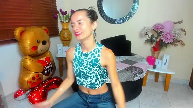 Snapshot of NicoleSantana chatting on April 23, 10:45 pm NicoleSantana online show from April 23, 10:45 pm