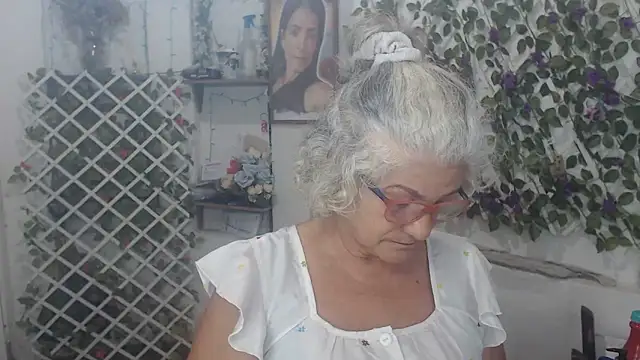 FunnyGrandma online show from November 24, 10:31 pm