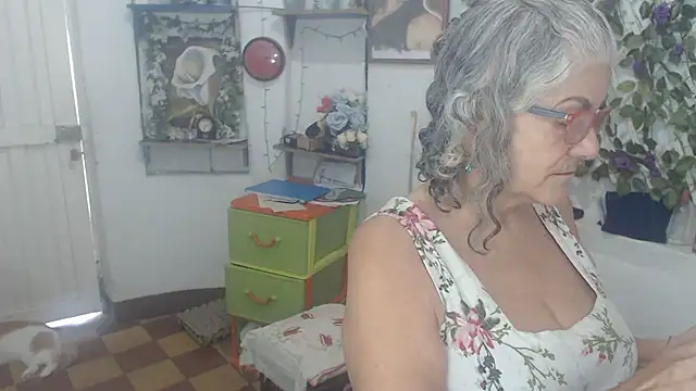 FunnyGrandma online show from February 5, 5:28 pm