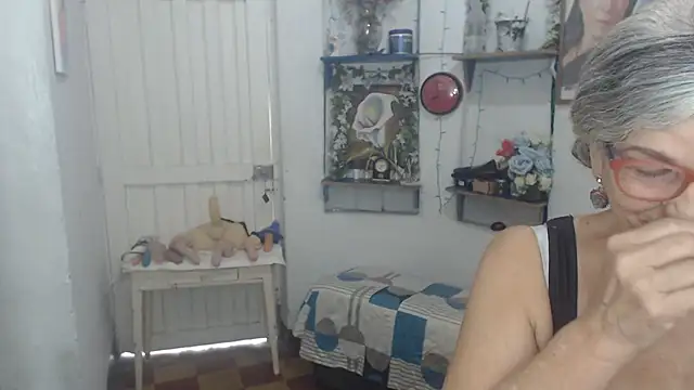 FunnyGrandma online show from March 5, 7:43 pm