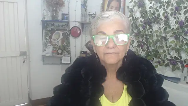 FunnyGrandma online show from March 27, 10:42 pm