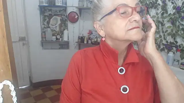 FunnyGrandma online show from April 13, 10:37 pm